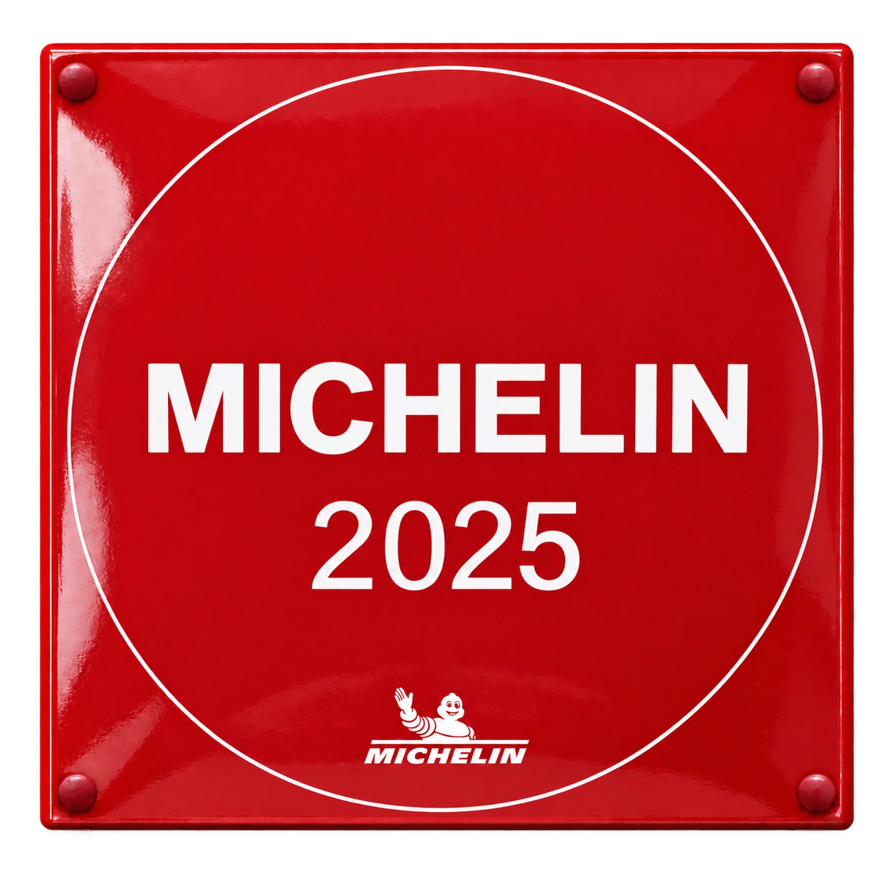 Rood emaillebord met de tekst Michelin 2025 en het Michelinmannetje.